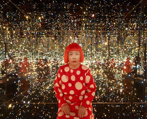 Yayoi Kusama – Fireflies on the Water, 2002. Credit: Jason Schmidt © Yayoi Kusama