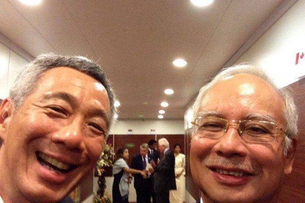  The Survival Guide For Selfie-Meisters: 10 Tips To Rival Lee Hsien Loong