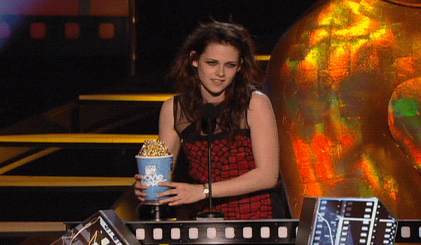Best MTV Movie Award GIFS - Kristen Stewart just about loses her popcorn