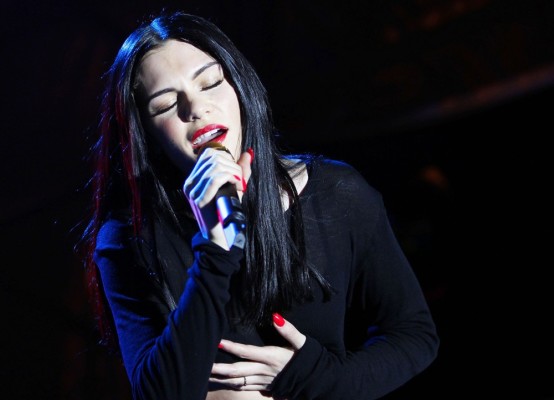 jessie-j-performing-live-on-stage-17