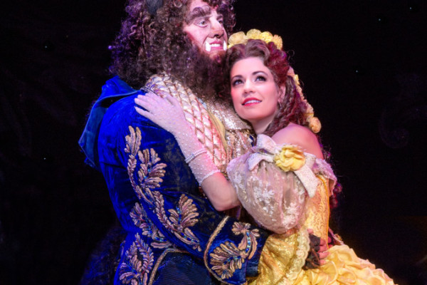  Beauty and Her “Beast”: How Two Actors Fell in Love on Stage