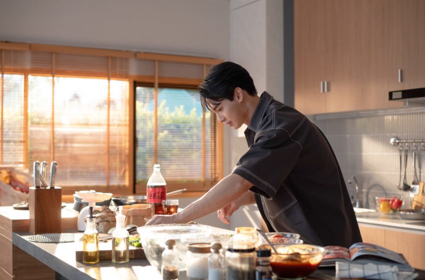  Coca-Cola and Win Metawin Serve Up a Slice of Togetherness