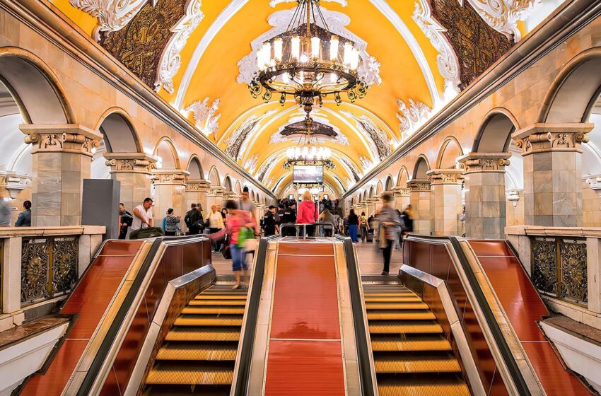  All Aboard the Dragon Express as Moscow Metro Ushered in the New Year